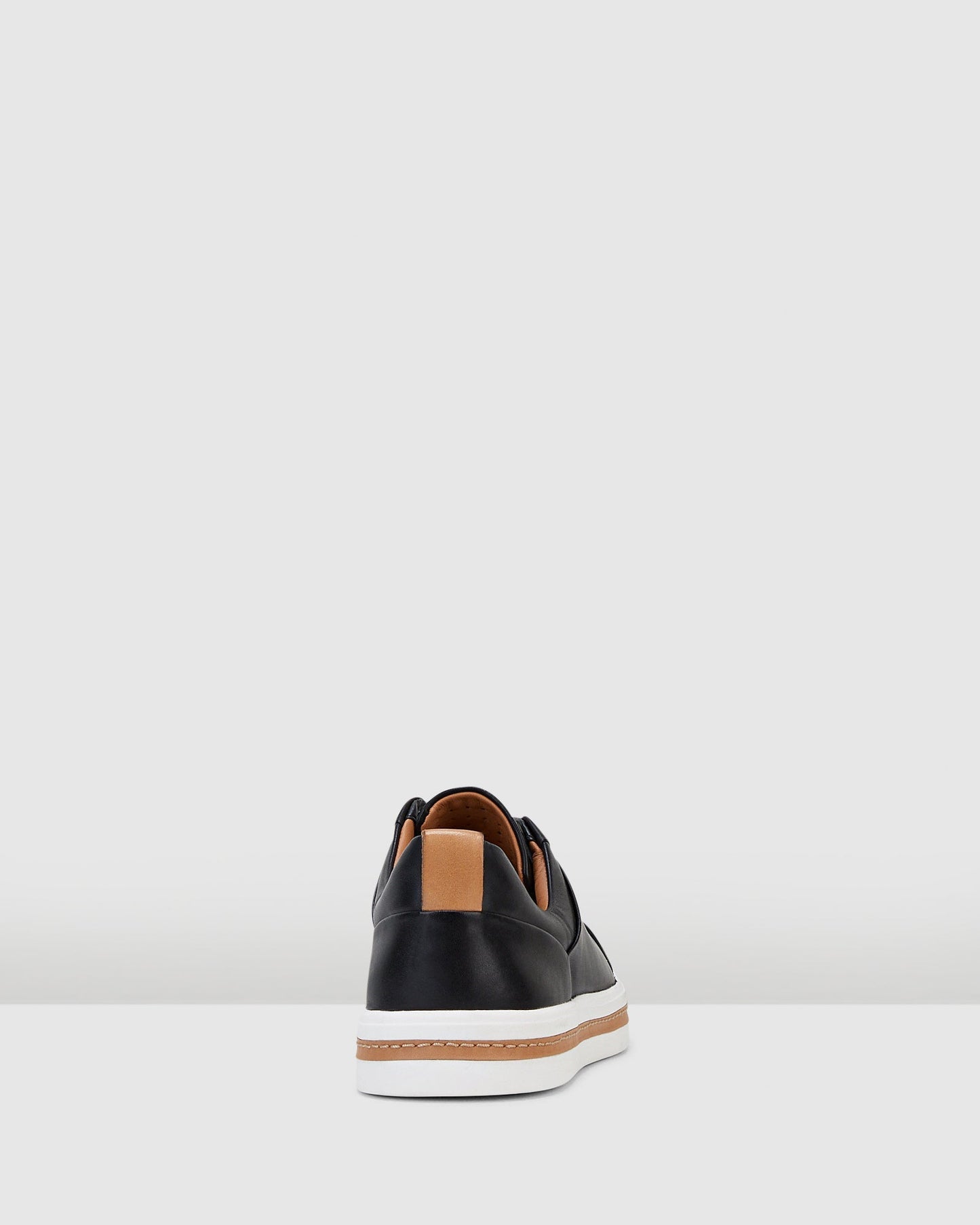 Un Maui Lace  Black Leather